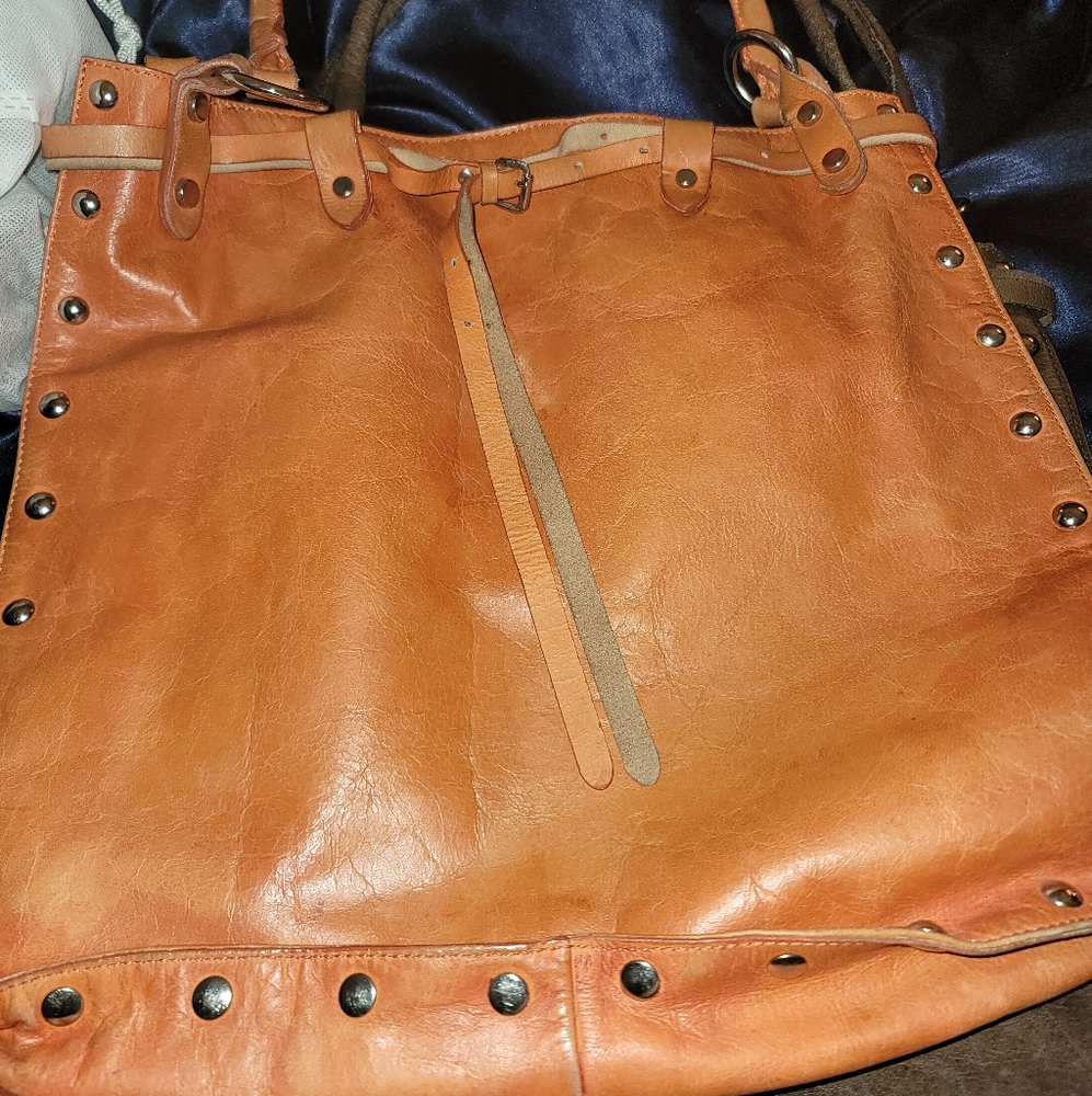 Maurizio Taiuti genuine leather studded Italy slouchy tan camel shoulder bag